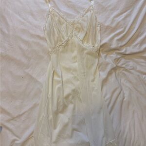 Chic Ivory Lace Slip